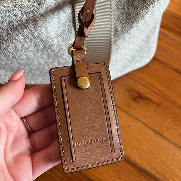 Michael Kors Duffle - Picture 2 of 8